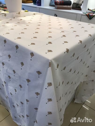 Скатерть белая с пропиткой от пятен Испания