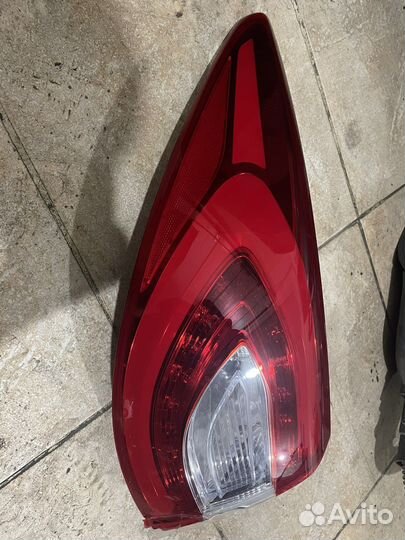 Фонарь задний левый на hyundai ix35