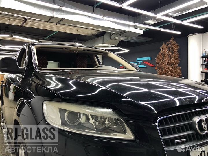Лобовое стекло Audi q7