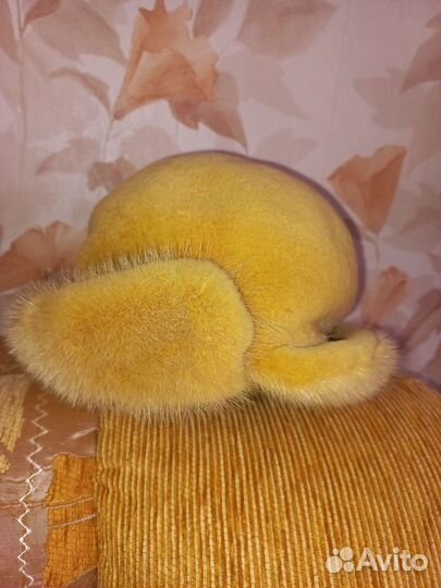 Шапка из канадской норки женская