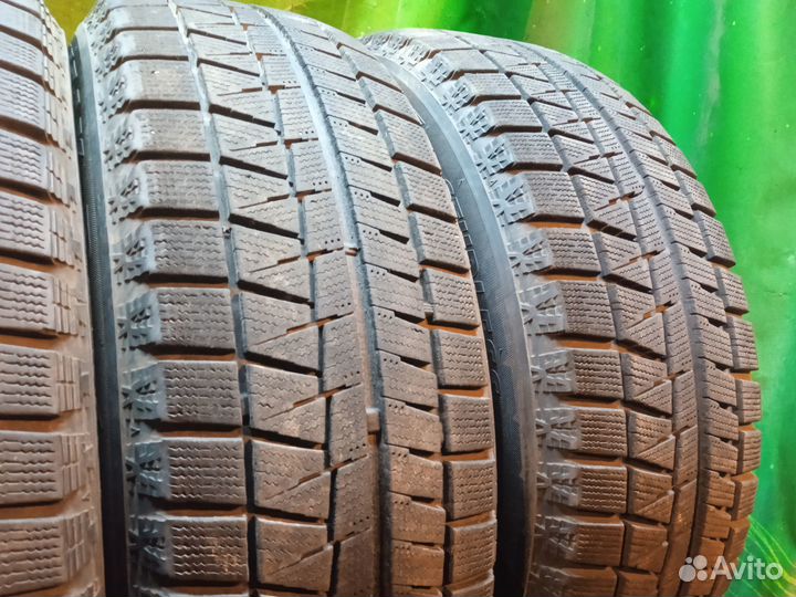 Bridgestone Blizzak Revo GZ 215/65 R16