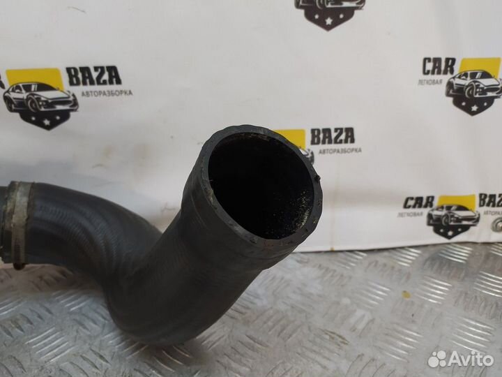 Патрубок интеркулера левый Volvo XC60