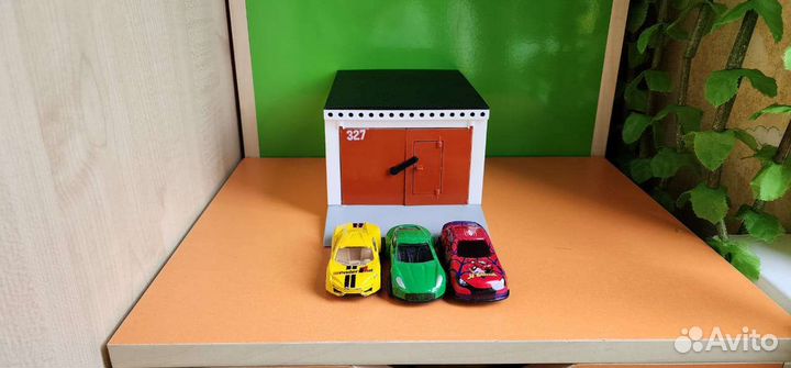 Машинки металлические