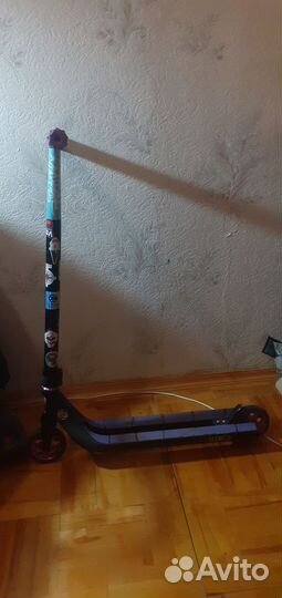 Трюковой самокат кастом в парк