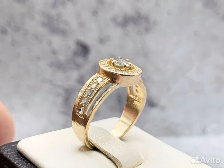 Золотое кольцо с бриллиантами 0,59 Ct