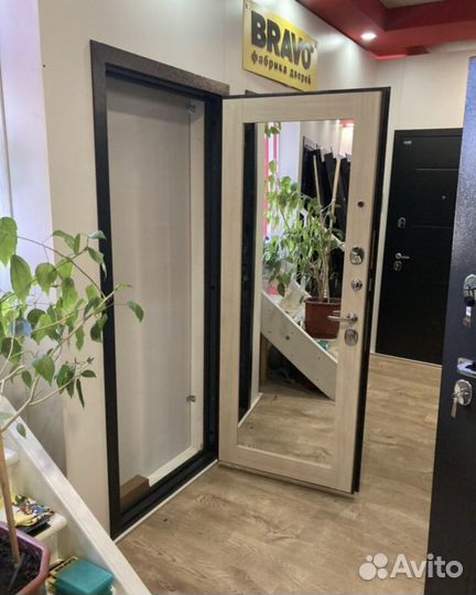 Двери входные и межкомнатные на складе