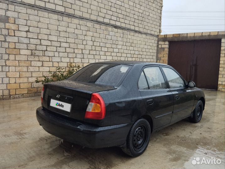 Hyundai Accent, 2010