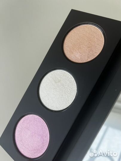 Новая палетка хайлайтеров Kat Von D