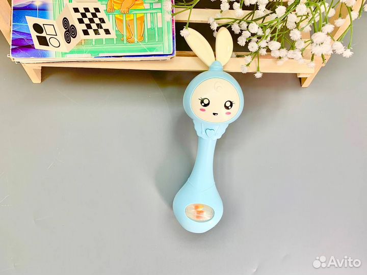 Развивающие игрушки для малышей пакетом