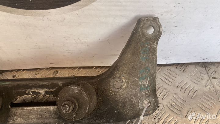 Кронштейн автоматической коробки передач бмв