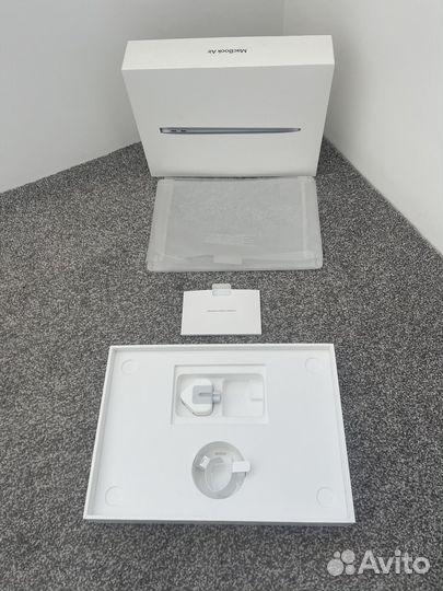 Коробка Apple macbook air 13 2022 m2