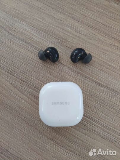 Беспроводные наушники Samsung Galaxy Buds 2