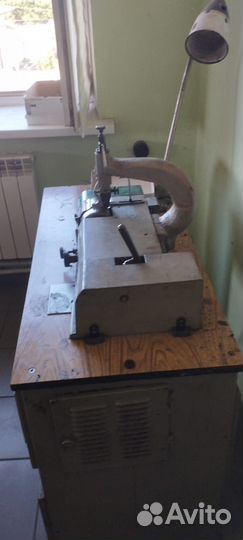 Брусовочная машина для спуска края кожи