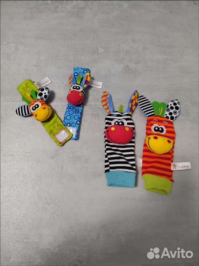 Погремушки для новорожденных