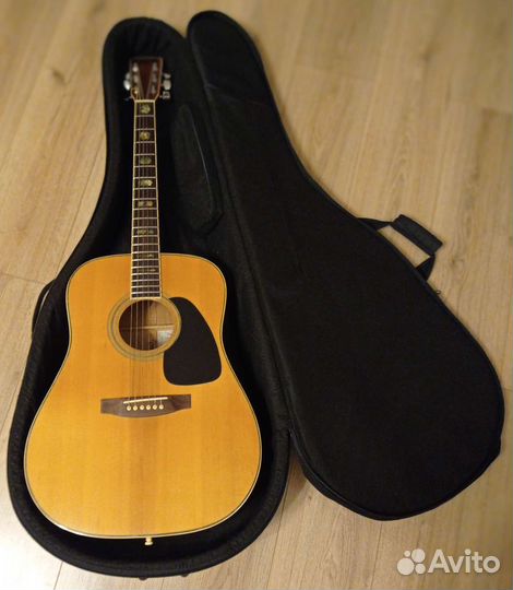 Акустическая гитара Takamine