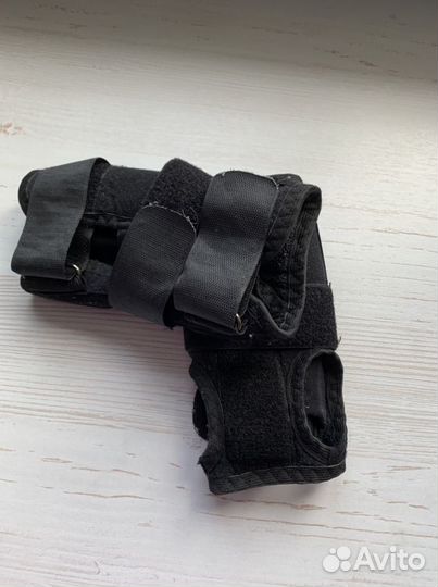 Бандаж для лучезапястного сустава