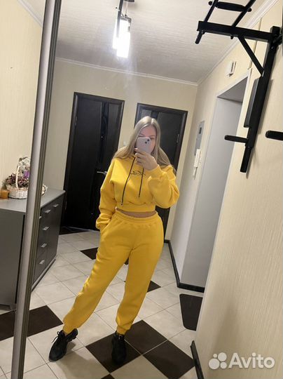 Новый женский спортивный костюм