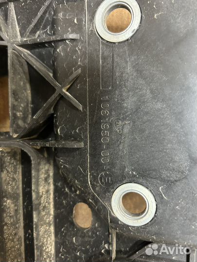 Телевизор (передняя установочная панель) Tesla S