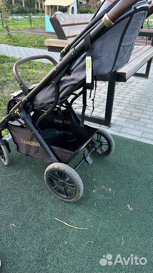 Коляска прогулочная luxmom 609
