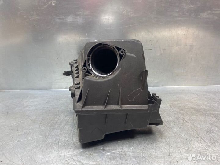 Корпус воздушного фильтра Volkswagen Bora