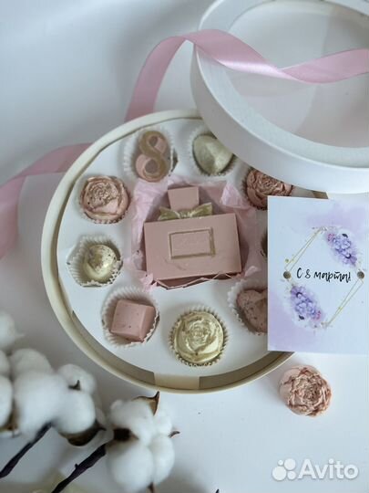 Конфеты ручной работы, клубника в шоколаде