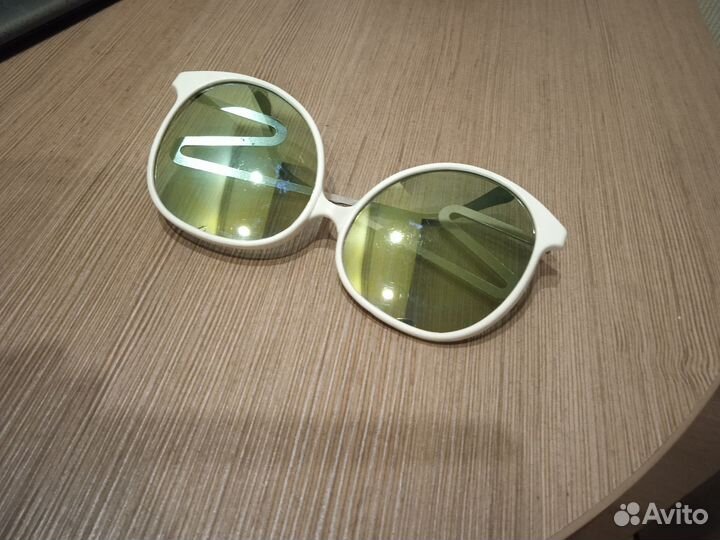 Солнцезащитные очки