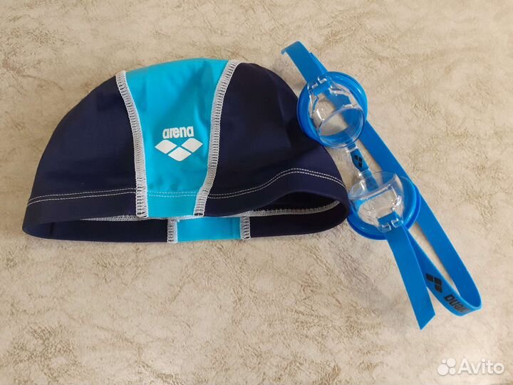 Шапочка и очки для бассейна