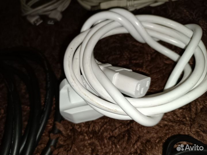 Разные кабеля, провода для подключения техники