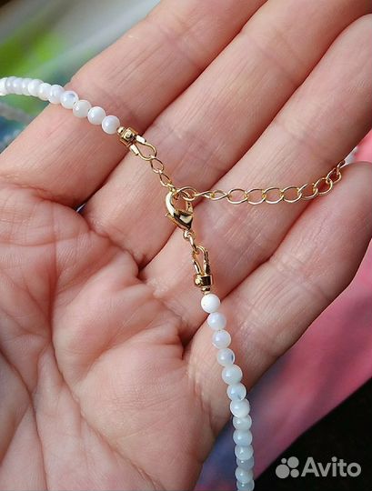 Колье чокер из натуральных камней с буквой