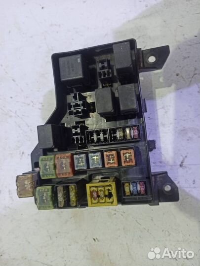 Блок предохранителей 30807014