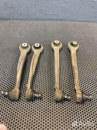 Рычаг подвески передний Audi Q7 2017