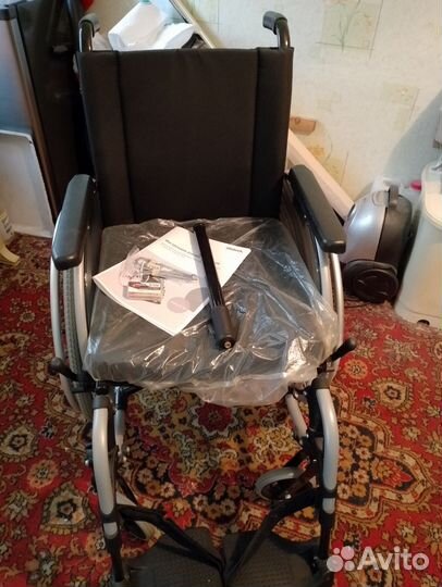 Кресло-коляска для инвалидов