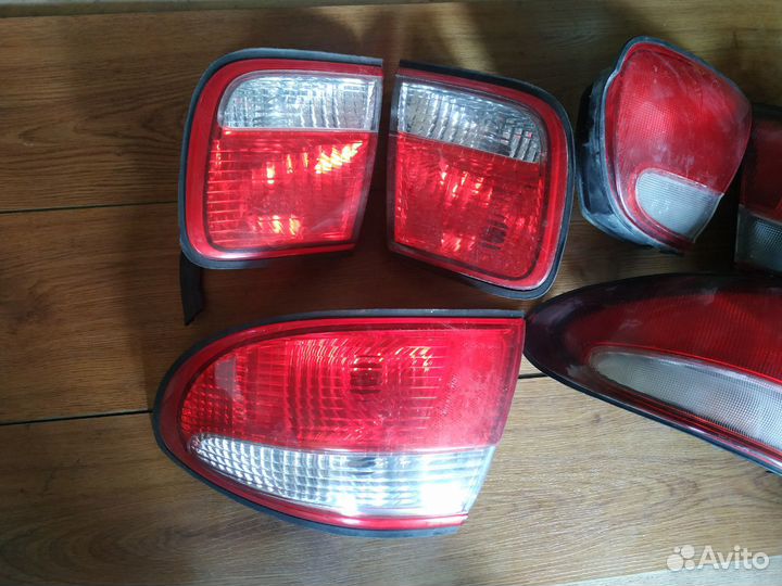 Фонарь Mazda Xedos 6,9