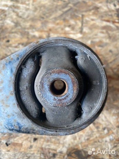 Рычаг задний продольный правый Mitsubishi Lancer