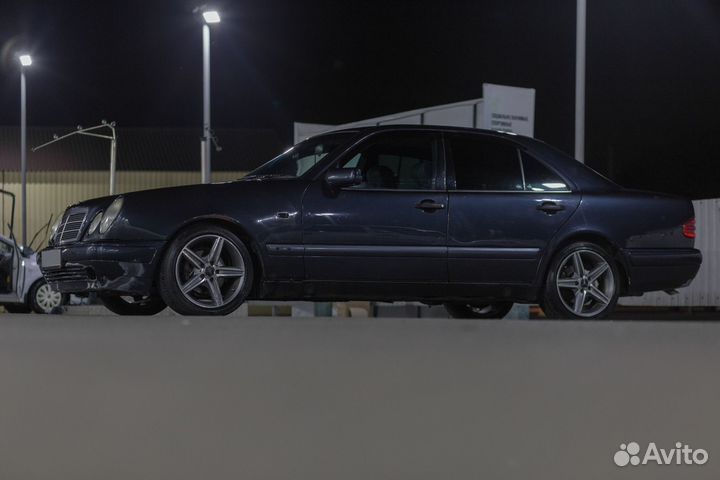 Mercedes-Benz E-класс 2.0 AT, 1998, 276 281 км