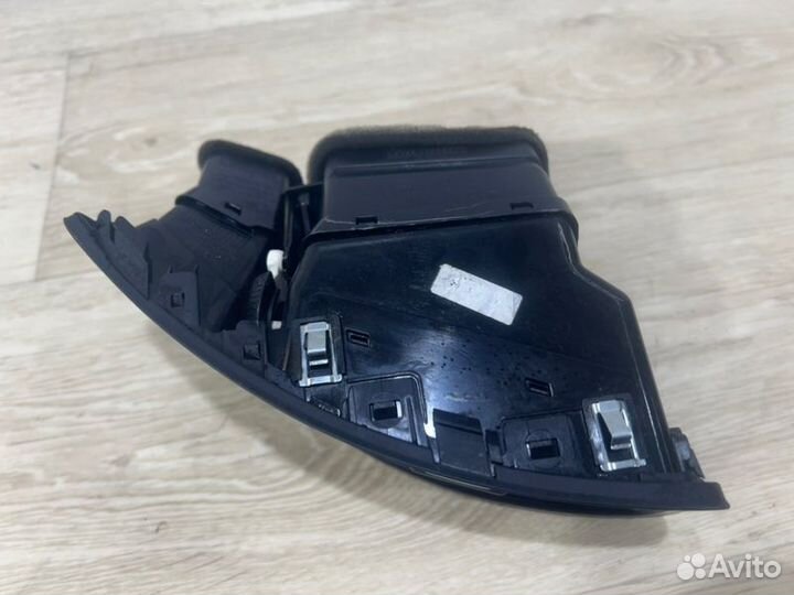 Дефлектор воздушный передний правый Kia Ceed