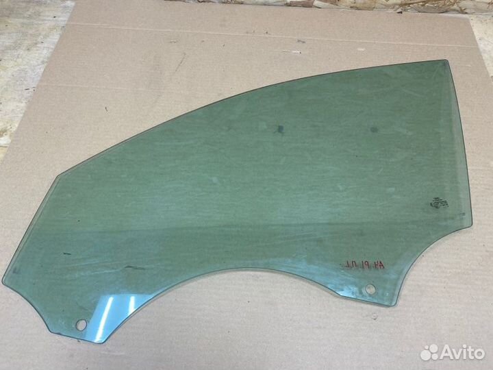 Стекло двери переднее левое Audi A4 B8 cdhb 2010