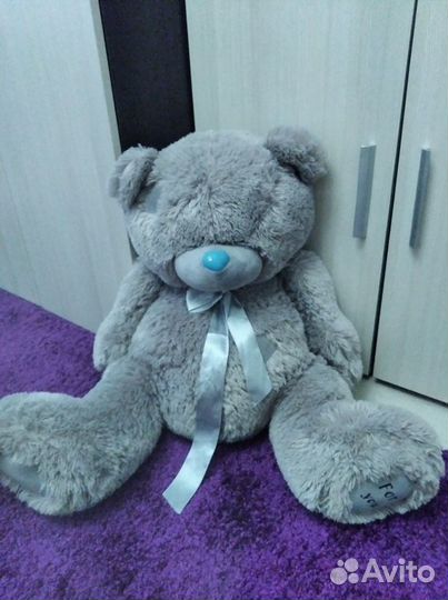 Плюшевый мишка Тедди и еще много разных игрушек