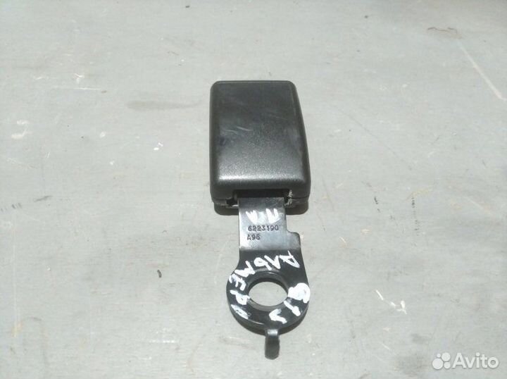 Ответная часть ремня безопасности передняя левая