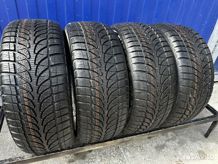 Bridgestone Blizzak LM-32 215/50 R17 95V
