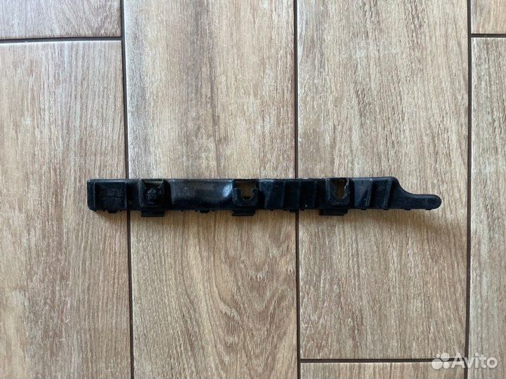 Кронштейн бампера задний левый Hyundai Solaris 1 С