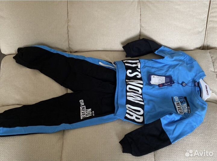 Новый спортивный костюм для мальчика