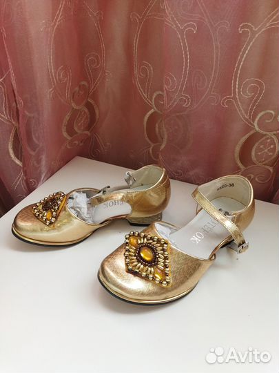 Туфельки новые 26,27 размер нарядные праздничные