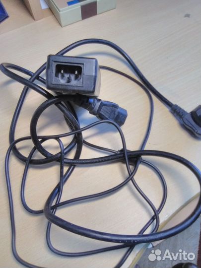 Продам адаптер на 12v, 3,0 А, с проводом