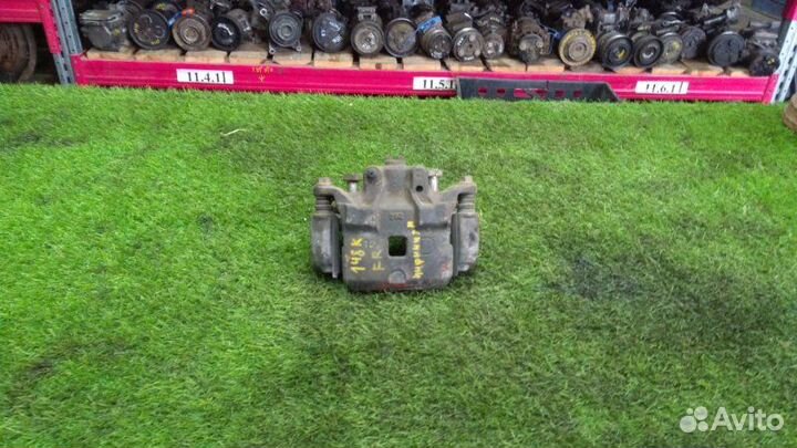 Суппорт тормозной передний правый Infiniti G35 V35