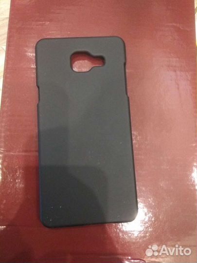 Чехлы на телефоны