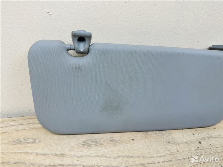 Козырек солнцезащитный левый Hyundai Solaris 2