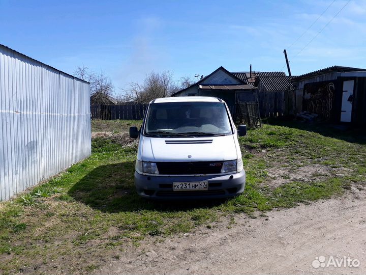 Mercedes-BenzVito 638