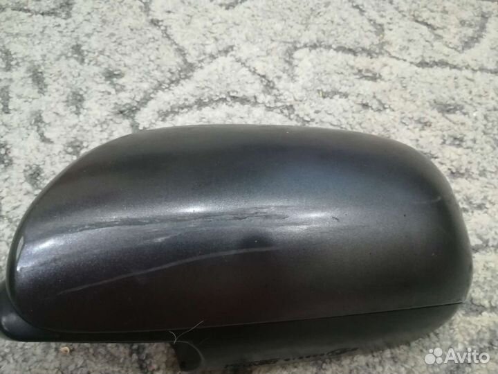Накладка левого зеркала