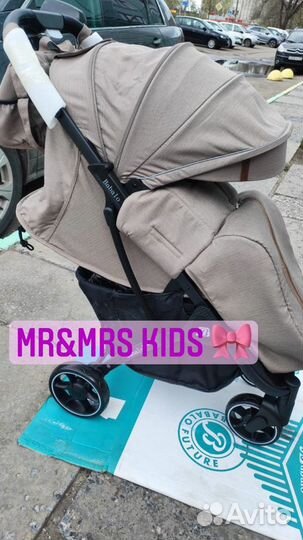 Детская прогулочная коляска Новая